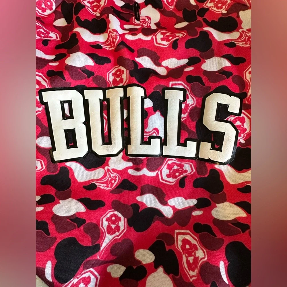 NWT NBA Chicago Bulls Pet Red Camouflage Bulls Hoodie Sweatshirt for Dogs. XL